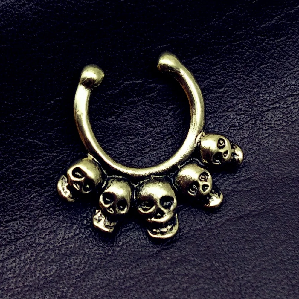 

Skull Charms Clicker Fake Septum for Women Body Clip Hoop Vintage Fake Nose Ring Faux Piercing Body Jewelry For Halloween Party