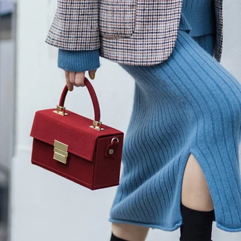 

Vintage Wine Red Corduroy Samll Square Bag For Ladies Luxurious Metal Buckle Handbags Female Daily Wild Crossbody Bag Elegant