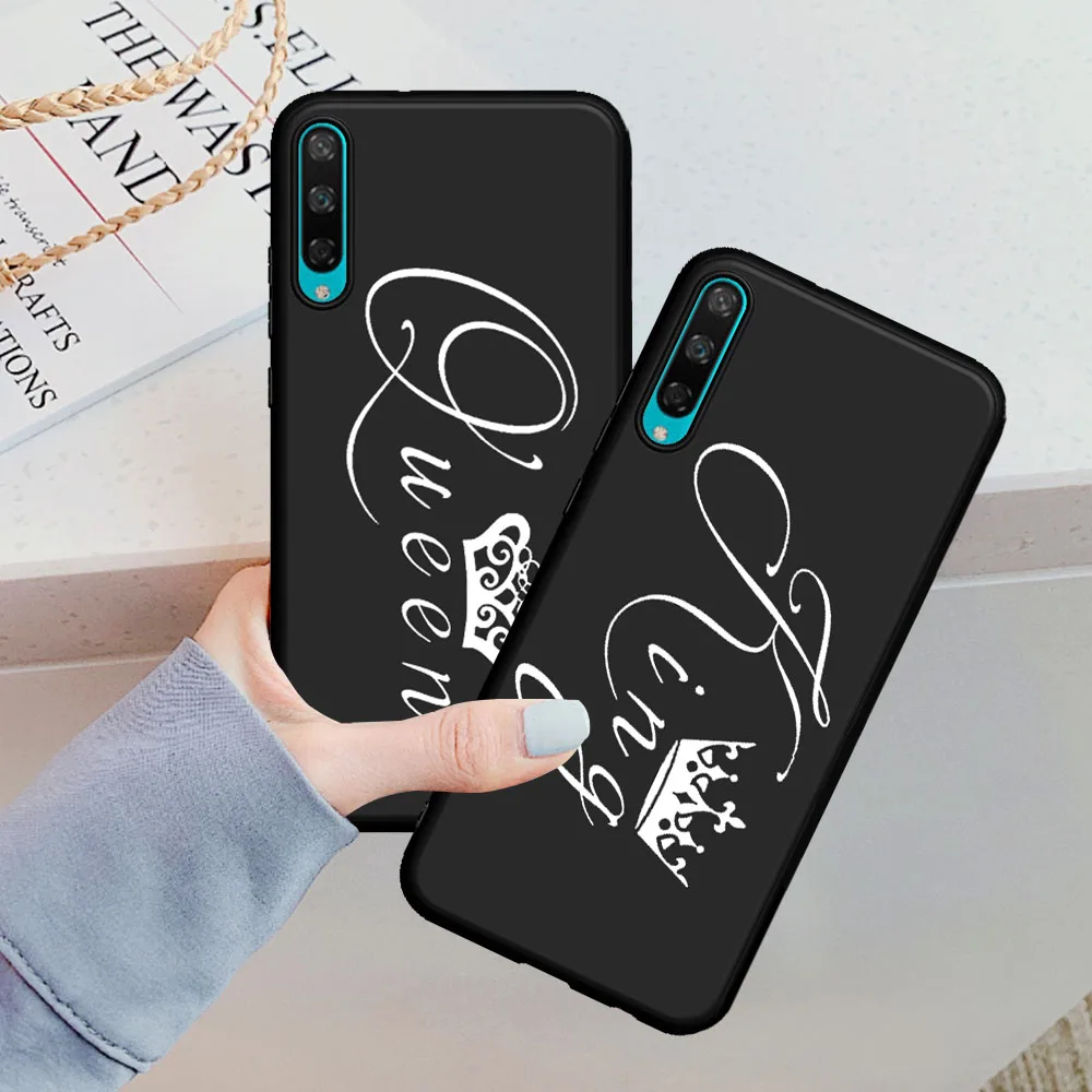 

Fashion Couples Letter KING QUEEN Crown Case For Huawei Honor 8 Lite 8A 8X 8C 8S 9X Pro 9 10 Lite 20 Pro V20 10i 20i Fundas Capa