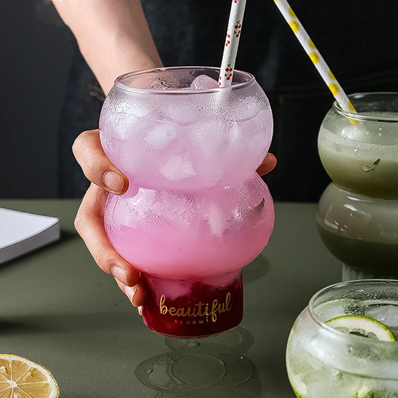 بار كوكتيل زجاجي على الطراز الاسكندنافي ، كرة شفاف...