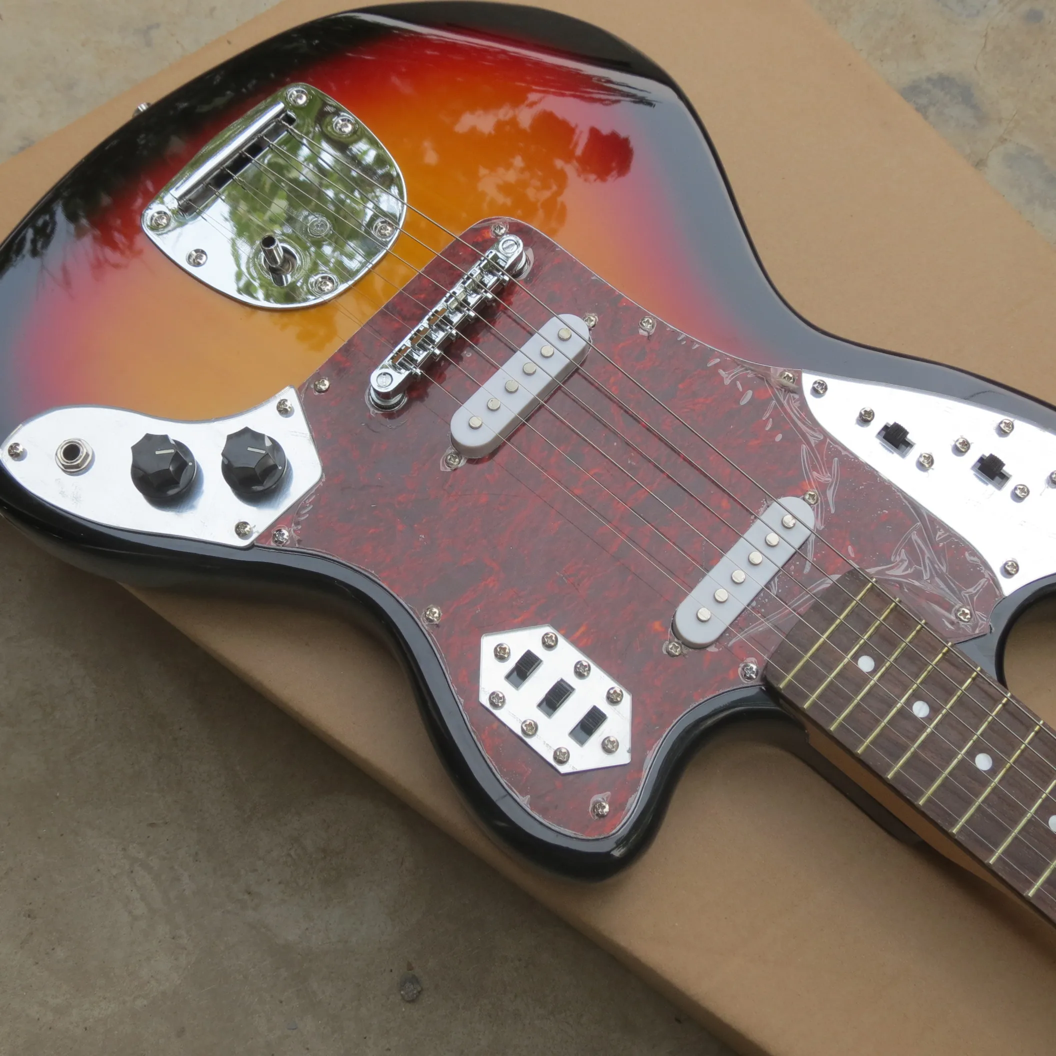 

Factory Custom High Quality sunburst Jaguar Electric guitar jg 3 tone.customized,Paypal available!J-2