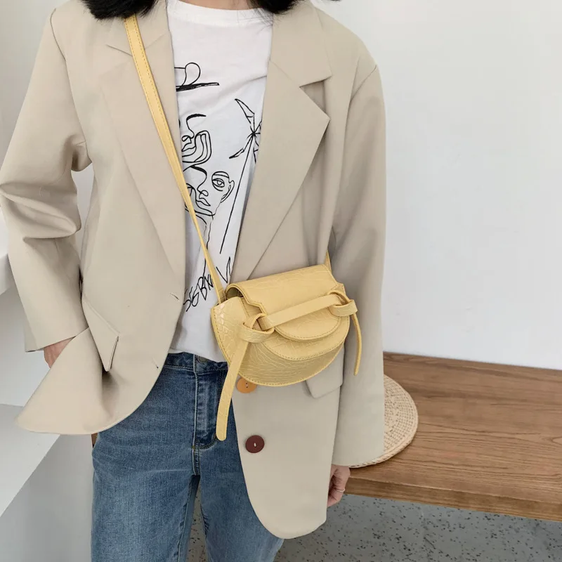 

2019 Winter New Style WOMEN'S Bag Solid Color Small zhong kuan Saddle Bag Crocodile Pattern Shoulder Bag