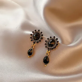 

New contracted Vintage style sweet Resin flowers earrings joker temperament senior Women Drop earrings elegant Jewelry