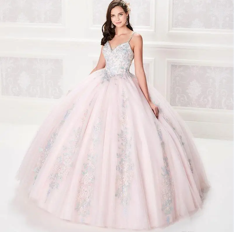 Розовый Ball Gown Light Pink Quinceanera Dresses Beaded Bodice Silver Lace Prom Dresses Gorgeous Princess Party Gowns - Цвет: Розовый