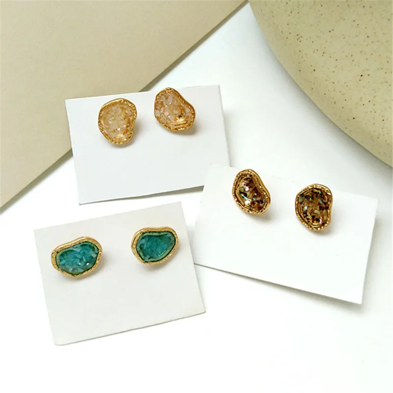 

Fashionable creative earrings are beautiful and colorful candy ACTS the role of wind restoring ancient ways of earring
