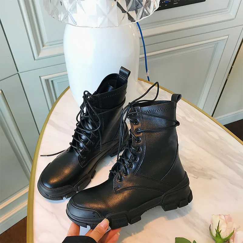Boussac/черные армейские ботинки на платформе со шнуровкой в стиле панк; женские Ботинки martin с круглым носком; женские дизайнерские кроссовки; женская обувь; SWE0751