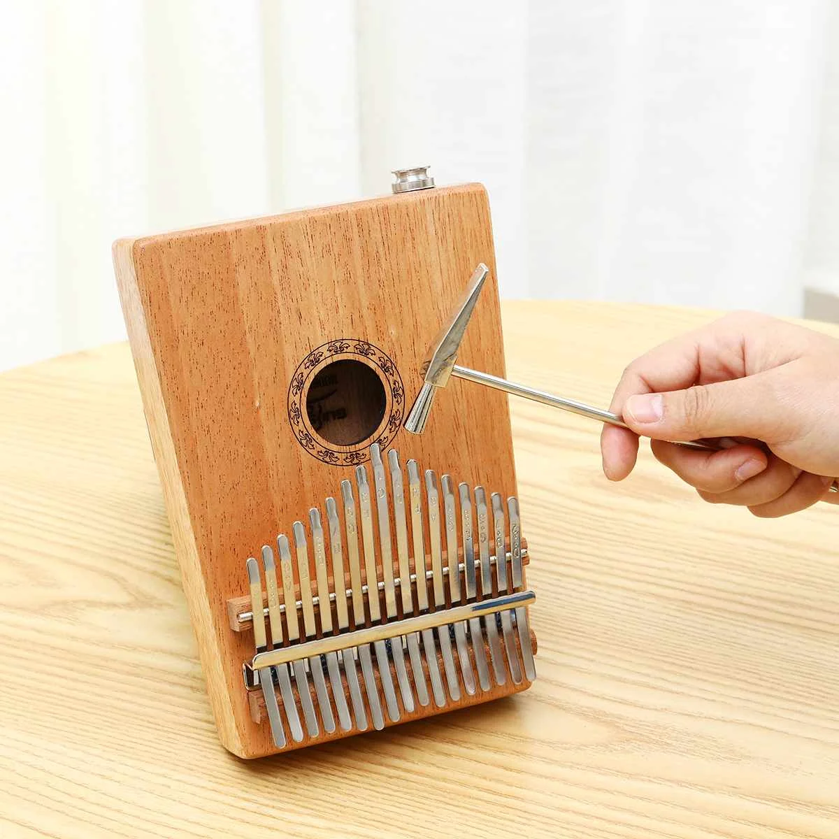 17 ключ EQ Thumb Piano w/тюнер молоток Африканский Традиционный электрический датчик корпус клавиатуры музыкальный инструмент портативный w/Сумка