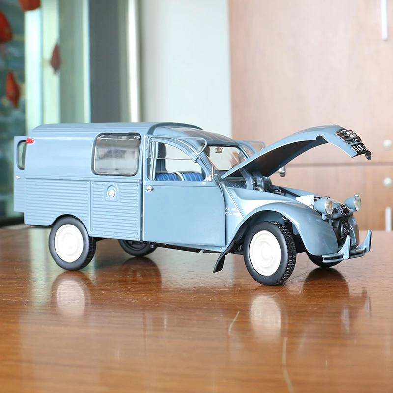 NOREV CITROEN 2CV ミニカー 1/18 NOREV 1/18 - CITROEN 2CV 6 Club - 1982 - Five Diecast