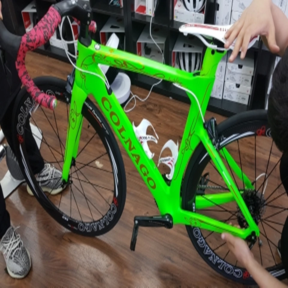 УГЛЕРОДНЫЙ шоссейный велосипед Colnago Concept с золотым логотипом колеса 50 мм 23