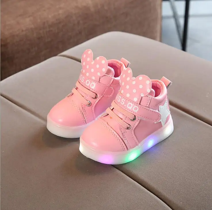 Детская светодиодный обувь Демисезонный красивая детская повседневная обувь Прекрасная принцесса светодиодный освещения для маленьких девочек светящиеся кроссовки