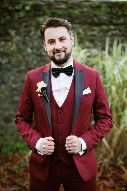 

3 Pieces Men Burgundy Suits With Black Lapel Slim Fit Groom Tuxedos For Wedding Prom Party Dresses (Jacket+Pants+Vest)