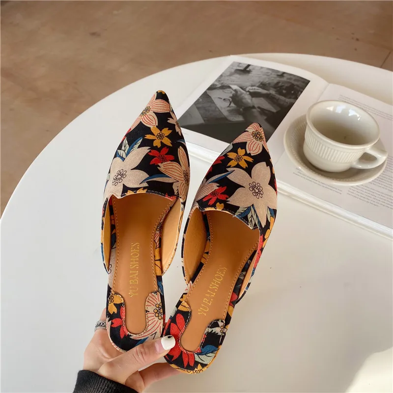 

2020 Summer Women Slippers Beach Pointed Toe Med Heel Slip On Slipper Designers Shallow Casual Slide Woman Outside Mules Shoes
