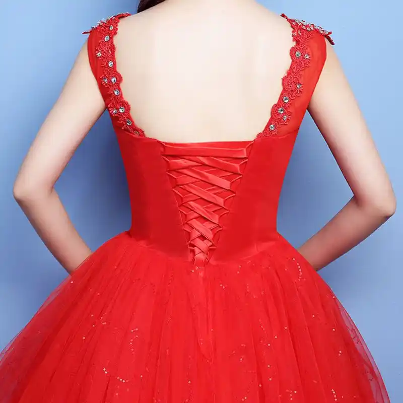 vestido com fita de cetim