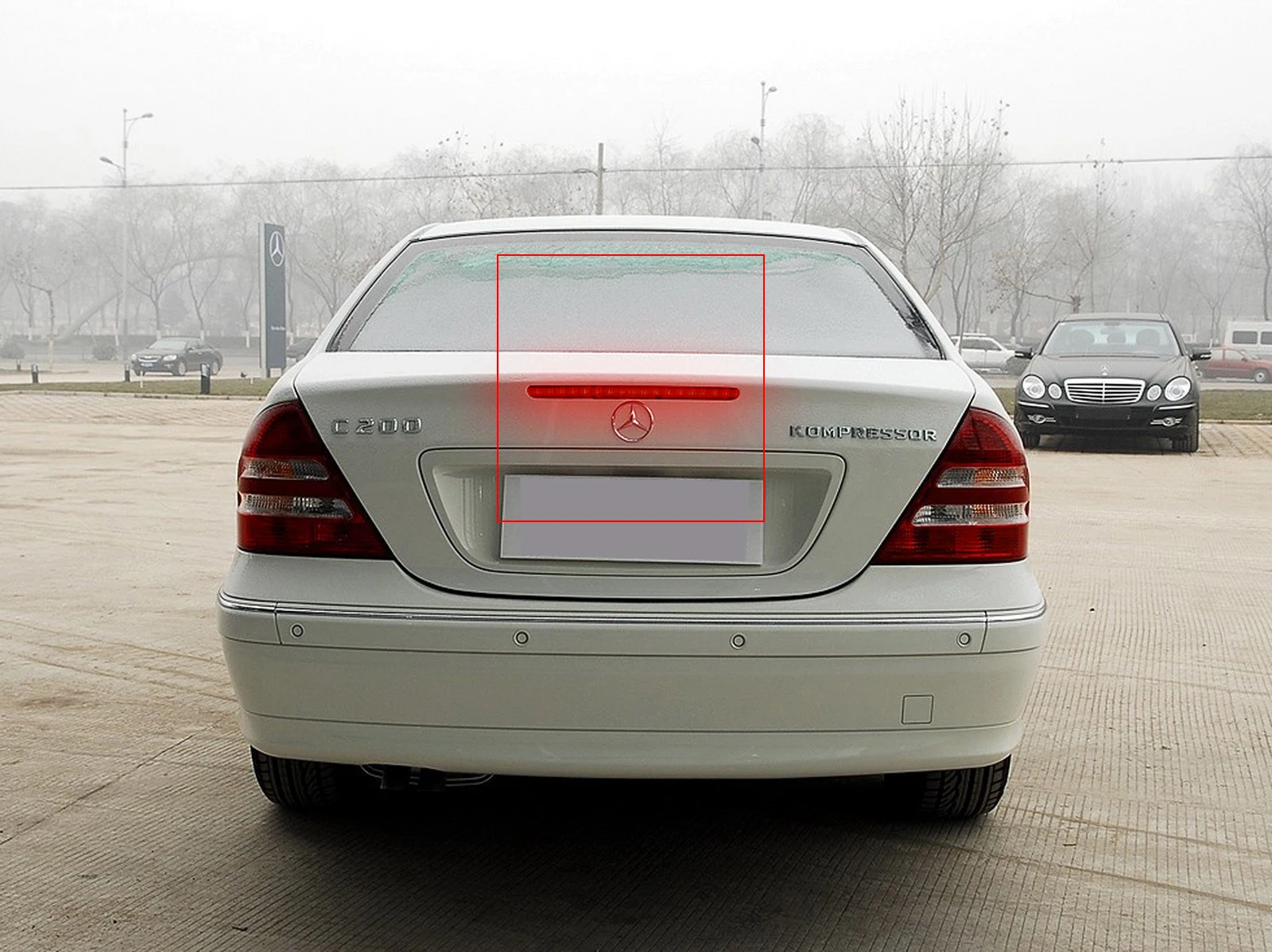 Красный светодиодный задний высокий уровень третий тормозной светильник для Mercedes Benz C Class W203 2001-07