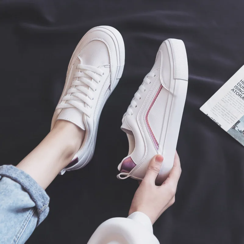 Женские кроссовки из вулканизированной кожи на платформе удобные спортивные