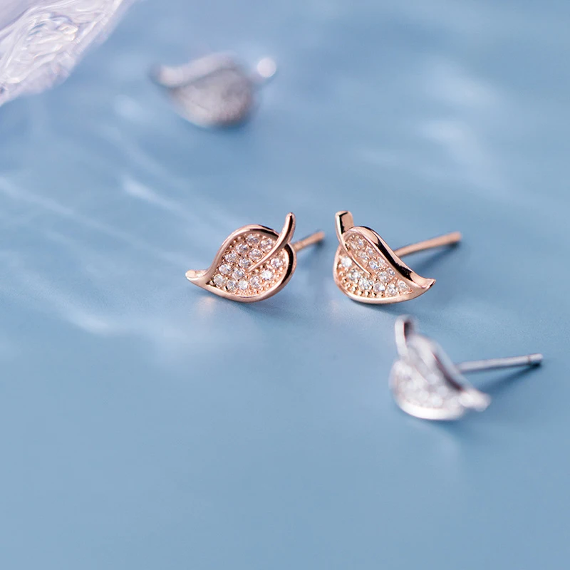 

New Minimalist Korea 925 Sterling Silver Tiny Cubic Zirconia Leaf Stud Earrings For Women Girls Kids Mini Jewelry Gift 2019