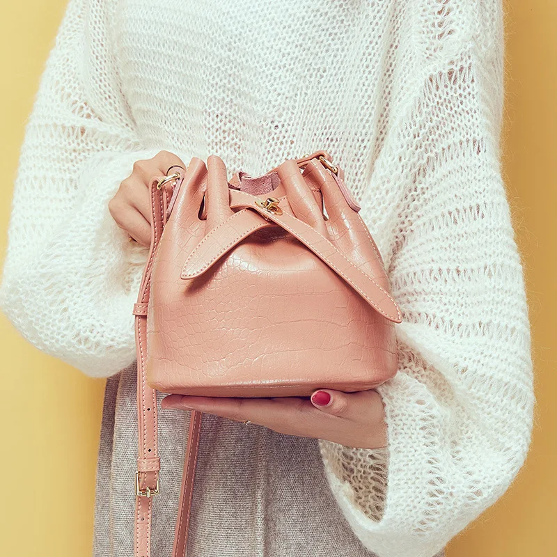 

Crocodile Pattern women Bag Retro Pull-belt Bucket Bag New Style Bag Handbag Shoulder Bag 1246