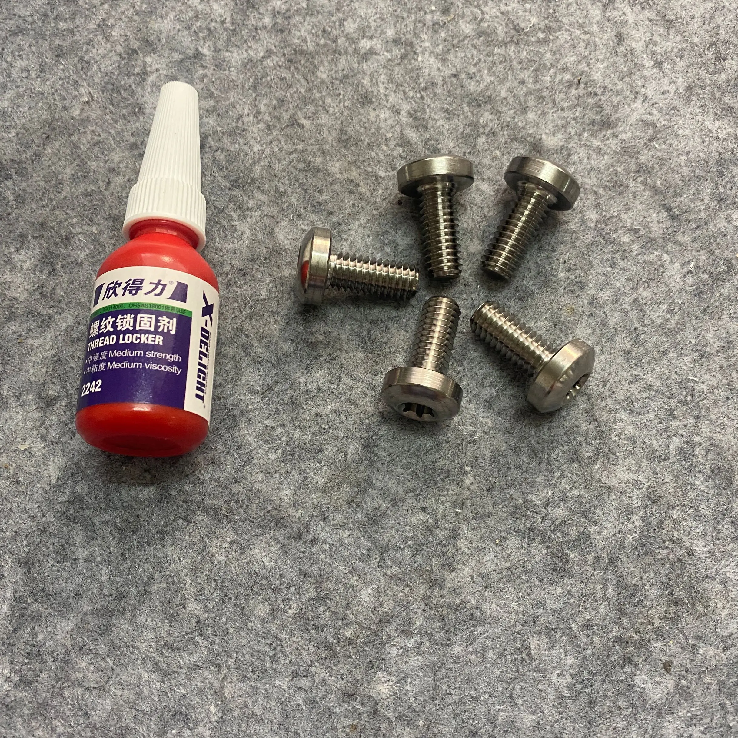 

5 capsules Front brake disc fixing screw Titanium set scre Brake disc screw For Harley Touring Dyna STREET Road Glide Road king
