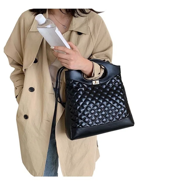 

St.Michelle Spring New Vintage Rivet Middle Square Crossbody Bags Mini Women Handbag Lock Pu Leather Chain Shoulder Bag Women