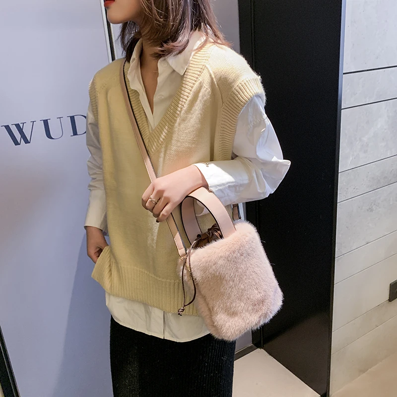 Luxury Ladies Bag Winter Crossbody Fashion Designer Bags Famous Brand Women Bags High Quality Plush Women's Bag Rounded Handles