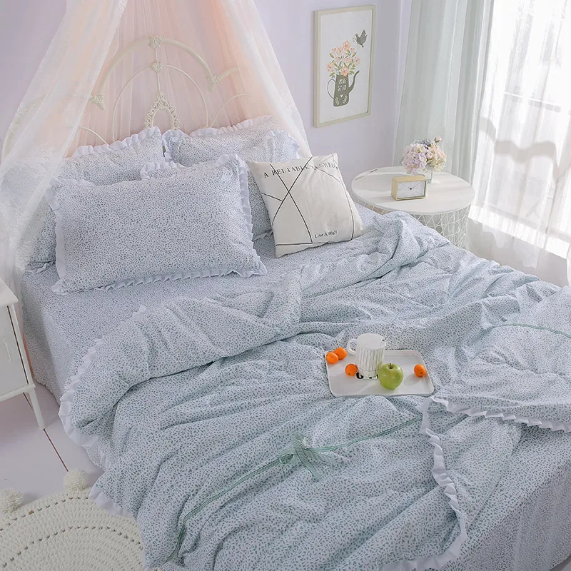 

Twin Queen King size 4Pcs Include 1Pc Flat Bed sheet 1Pc Thin Comforter and 2Pcs Pillowcases Ultra Soft Lightweigh Bedding set