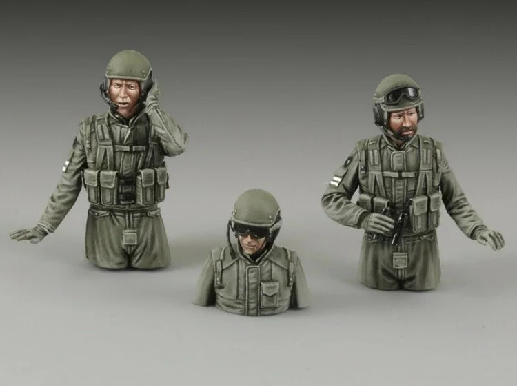 

Unassambled 1/35 ancient Tank Crew include 3 Resin figure miniature model kits Unpainted