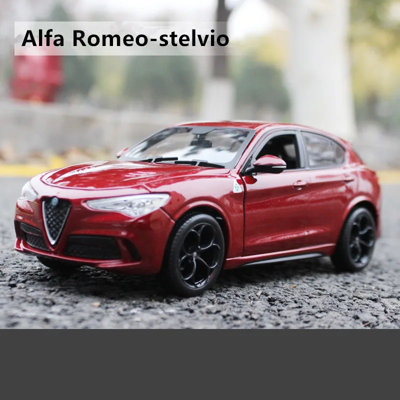 Bburago 1:24 Alpha Romeo FIAGT сплав гоночный автомобиль-трансформер модель автомобиля Моделирование Украшение автомобиля коллекция Подарочная игрушка - Цвет: 2016 Alpha Romeo