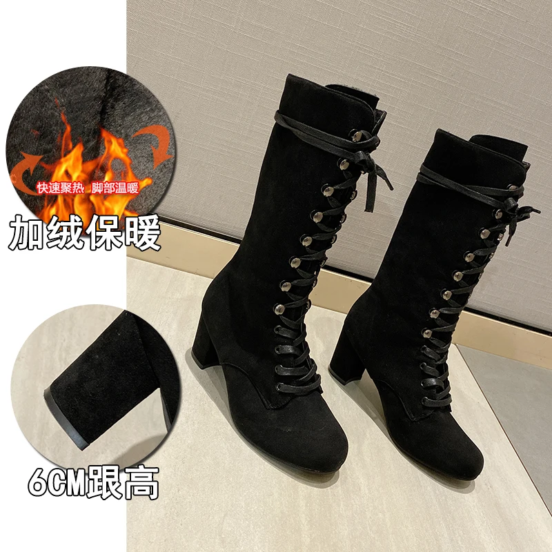 black with plush Ботинки до середины икры женские Ботинки martin из флока с перекрестной шнуровкой, на не сужающемся книзу массивном каблуке, однотонные, модные, В рыцарском стиле, bottes femme, тонкие, с круглым носком, botines - Цвет: black with plush