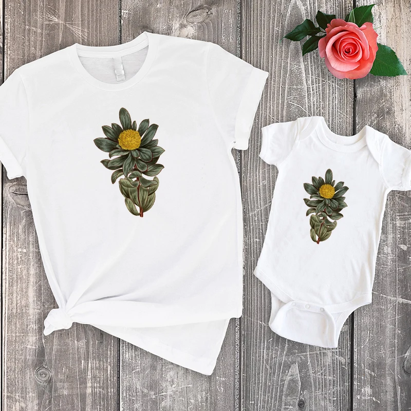 Sunflower Print Shirt Fashion 2020 Mom and Daughter Matching Clothes Flower Tshirt Family Clothing Sun Flower Pattern Tee