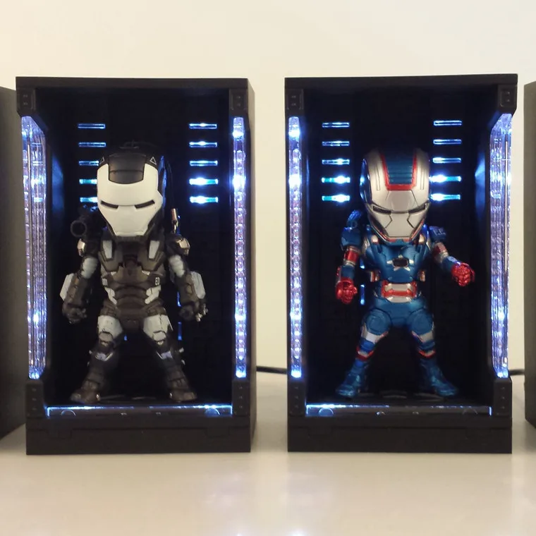 

CapitaMall Anime Remote Control LED Iron Man ge na ku Display Stand Decoration