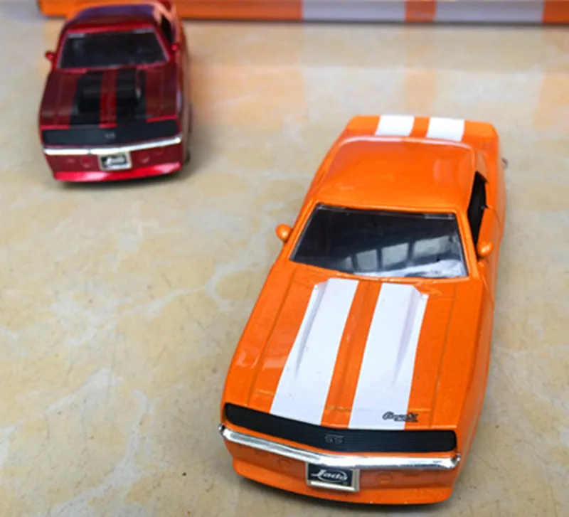 Mustang 1: 32 модель автомобиля из алюминиевого сплава ВОИН автомобиль спортивный автомобиль модель игрушки подарок