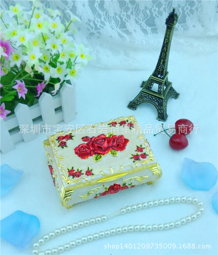 

Russia Small Jewlery Box European Style Metal Jewelry Storage Jewelry Box Birthday Marriage Gift Dresser Decoration