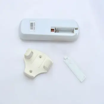 

E27 220V Wireless Remote Control Screw Lamp Bulb Base Cap Socket L69A