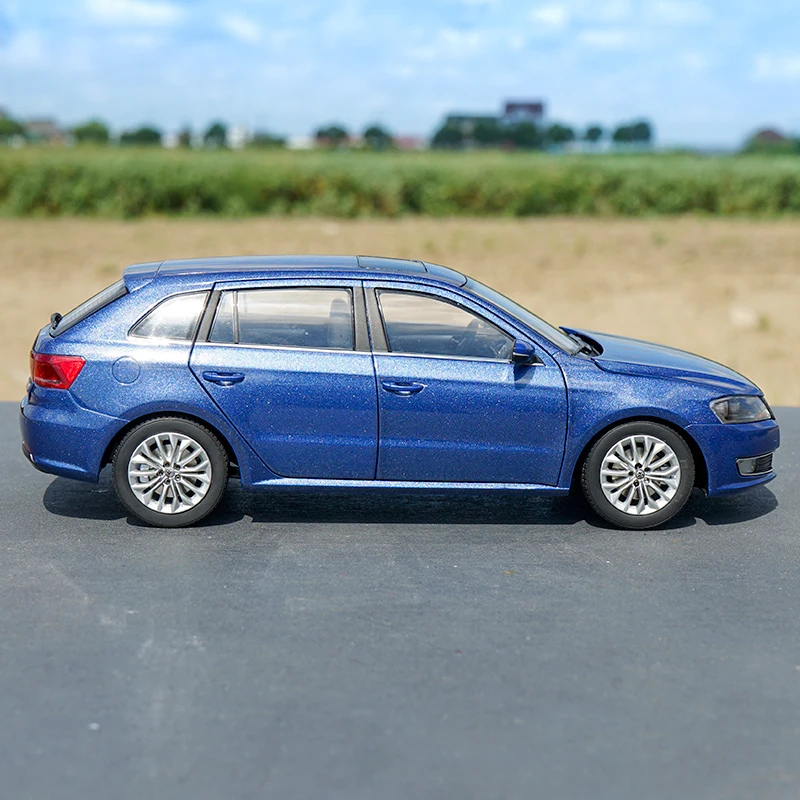 Оригинальные заводские литые 1:18 VW Blue Gran Lavida классические металлические модели игрушек на день рождения/рождественские подарки, коллекция