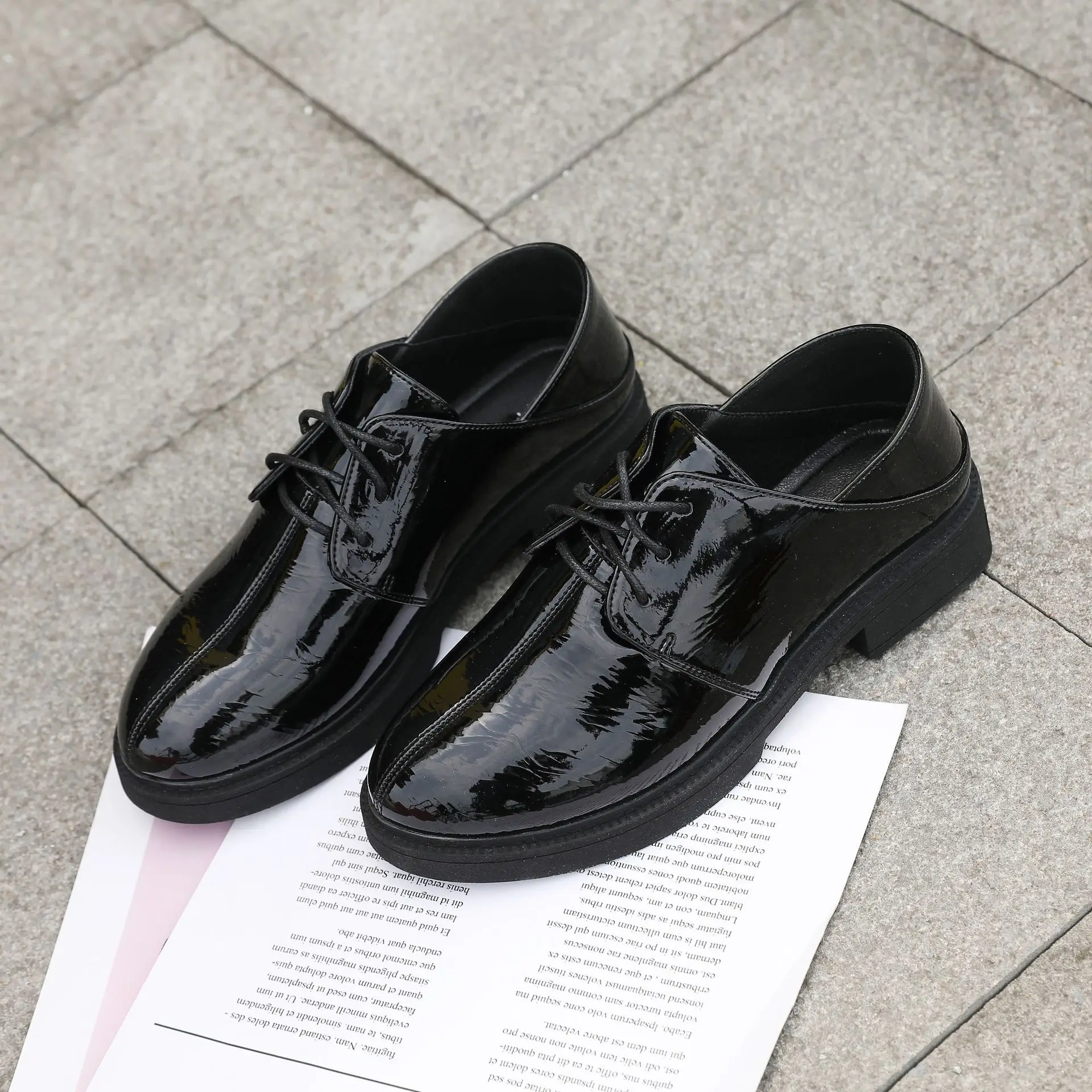 

2019 Autumn New Style WOMEN'S Shoes Simple Retro England Versatile Fashion Patent Leather Bright Skin WOMEN'S Leather Shoes