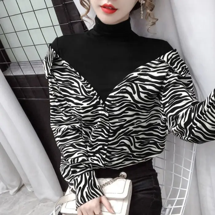 

Design sense minority fashion leopard print fake two shirts women's fall 2020 new style bottoming slim fit top trend