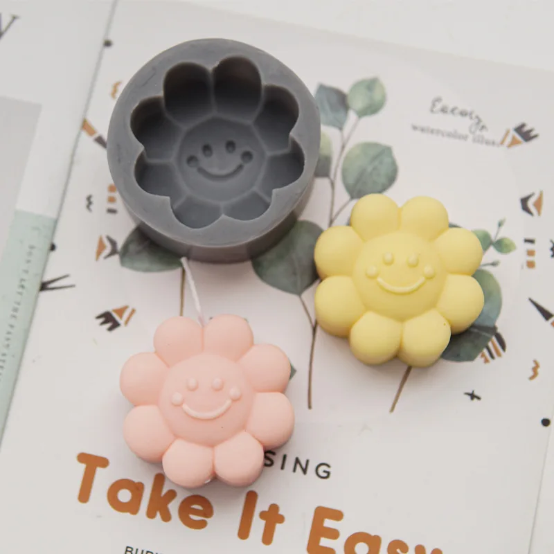 Smiley Flower Design Candle Silicone Mold Aromatherapy Candle Making