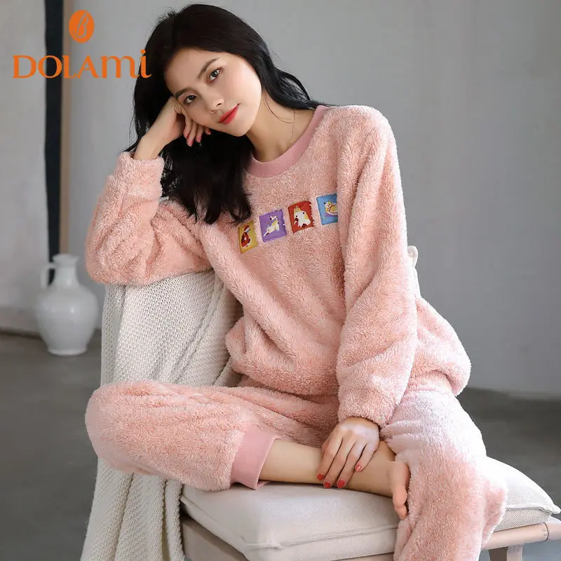 

2020 Winter Pajama Women Korean Sleepwear Cute Sports Flannel Pajamas Set Velvet Warm Pijama Round Neck Pyjama Homewear Women