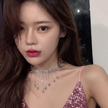 

HUANZHI Elegant Shiny Crystal Rhinestone Irregular Long Tassel Choker Clavicle Chain Necklace for Women Wedding Accessory