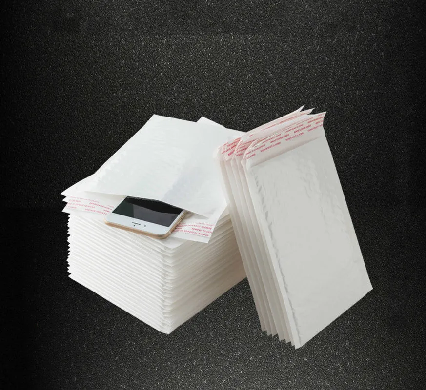 

50PCS 16*16cm White Foam Envelope Bag Mailers Padded Shipping Envelope With Bubble Mailing Bag Christmas Package Gift Holders