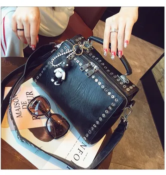 

2020 new fashion brand creative design retro rivet tote bag European and American style shoulder messenger bag
