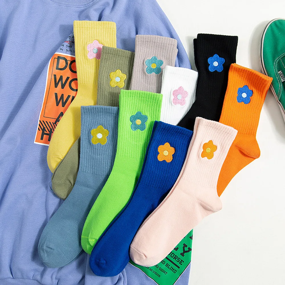 

Ladies Winter Socks Harajuku Autumn Style Women Embroider Cute Flower