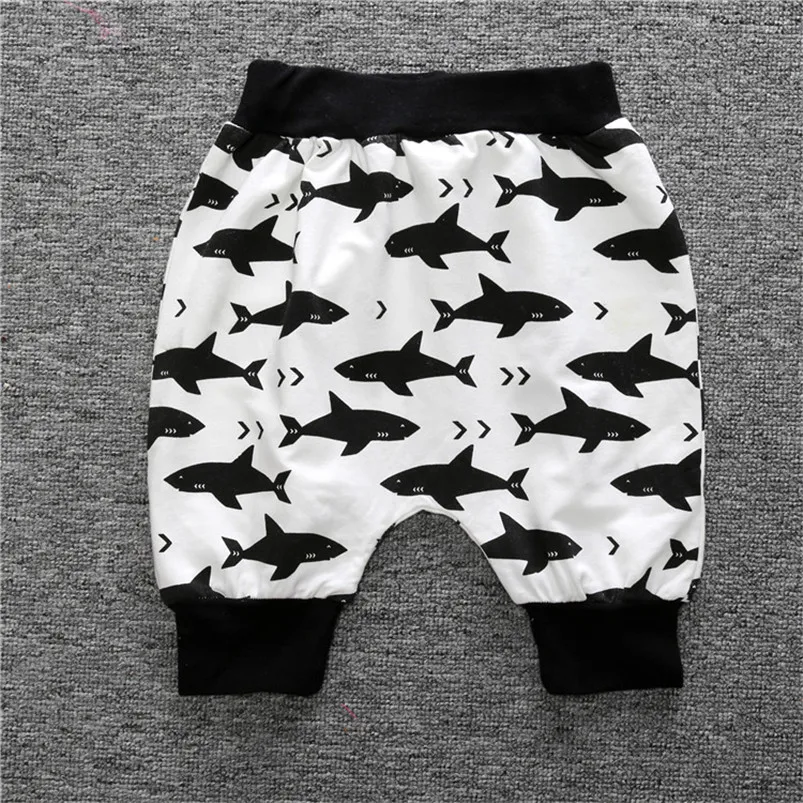 Pattern three От 1 до 4 лет, летние штаны для маленьких мальчиков и девочек Детские укороченные штаны с рисунком Кита, стрелы, дерева, Бэтмена, летучей мыши для малышей - Цвет: Pattern three