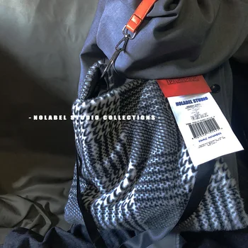 

Original Niche Houndstooth Woolen Shopping Bag Plush Hit Color Label Ring Hand Bag for Men and Women Purses and Handbags