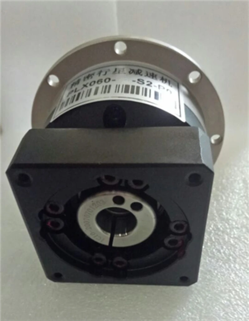 Планетарный редуктор с фланцевым выходом 3 arcmin отношение 4:1 к 10:1 для 130 мм 1 кВт 2