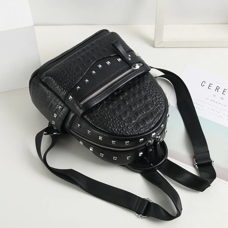 

2019 Summer New Style Crocodile Pattern Backpack Women's Genuine Leather Versitile Fashion Full-grain Leather Trend Rivet Backpa