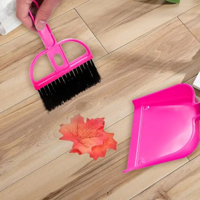 Mini Desktop Sweep Cleaning Brush 1