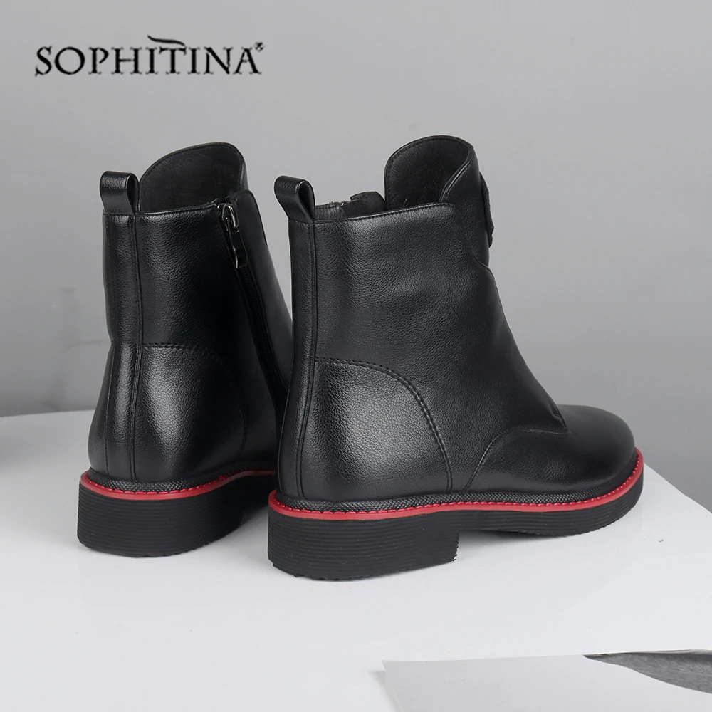 SOPHITINA/Ботильоны женские с натуральным мехом. Удобная обувь из высококачественной натуральной кожи на квадратном каблуке. Теплые зимние ботинки с круглым носком. Обувь застегивается сбоку на молнию. С резинкой.SC526