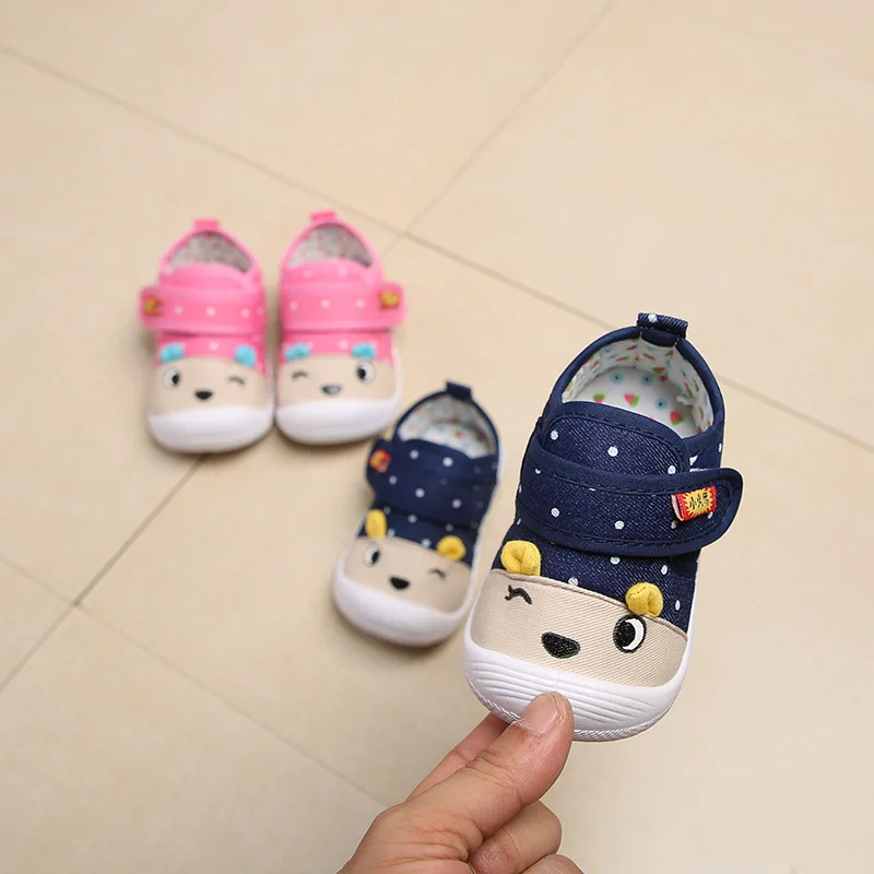 

Newborn Baby Cartoon Toddler Shoes 2020 Spring PVC Non-Slip Cotton Cloth Shoes With Sound Squeezing First Walking Soft Bottom