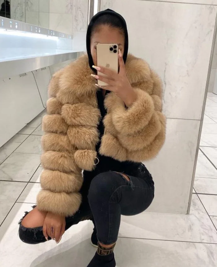 Рисунок 3 - Зимняя женская модная короткая